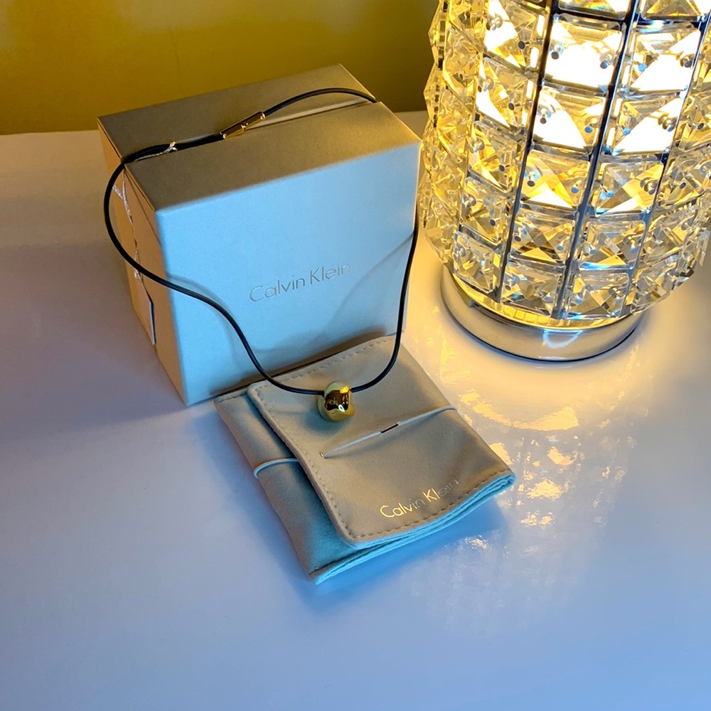 Calvin Klein Gold & Black Pendant - Picture 6 of 6